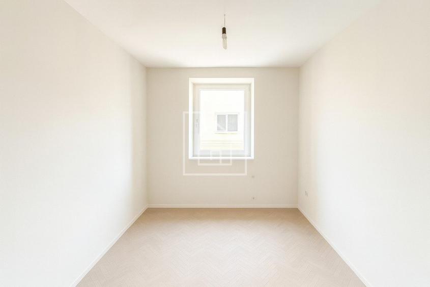 Apartament 4 camere 74 mp, curte si pivinta in Centrul Istoric SB