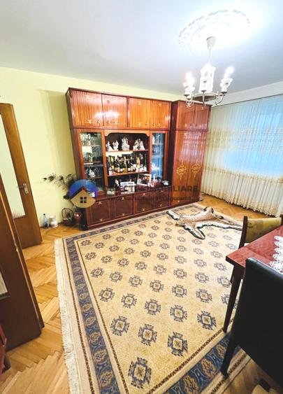 Apartament 3 camere – Bulevardul Traian, zona H-uri – Etaj 1