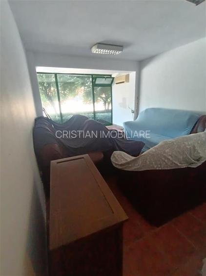 Spatiu comercial, 60 mp, 3 camere, vitrina stradala, zona Centrala - 4