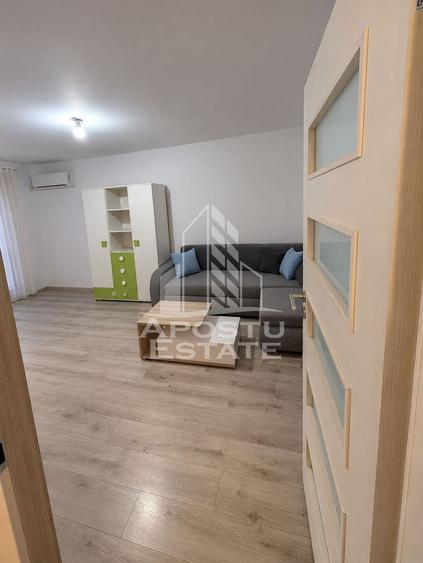 Apartament de vanzare cu 3 camere, 2 bai, zona Soarelui