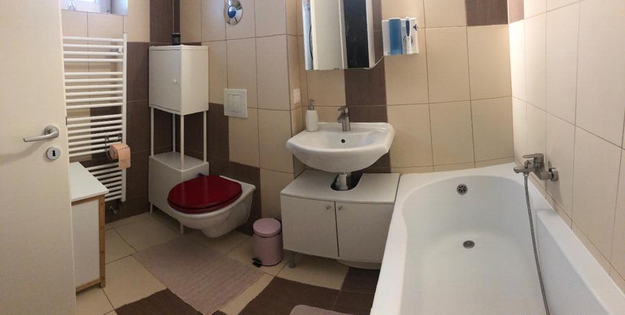 Închiriez apartament, 7/7, cu suprafață utilă de 67 m² (+logie 7m² ), AC,boxa.