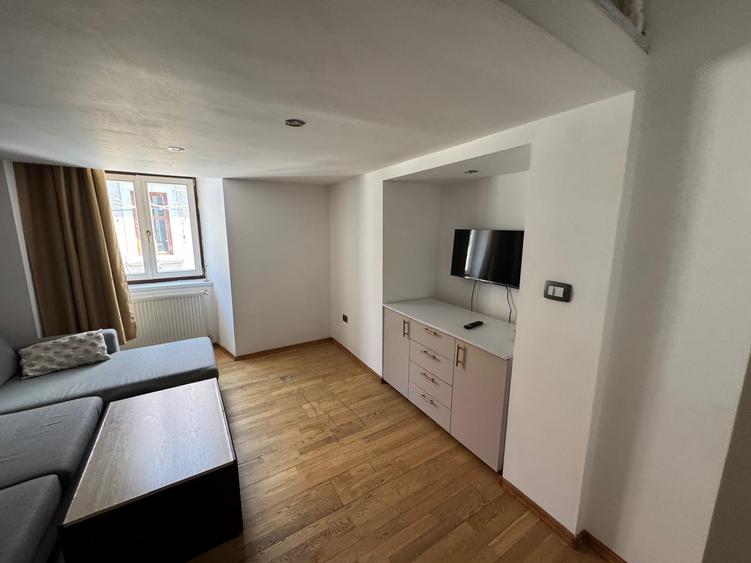 Apartament 1 cameră + mezanin, 38 mp, zona Piața Unirii