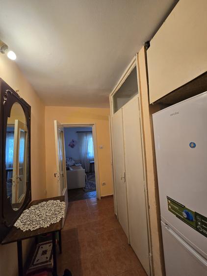 Aradului-Linsitei-o camera decomandat-CT-et3