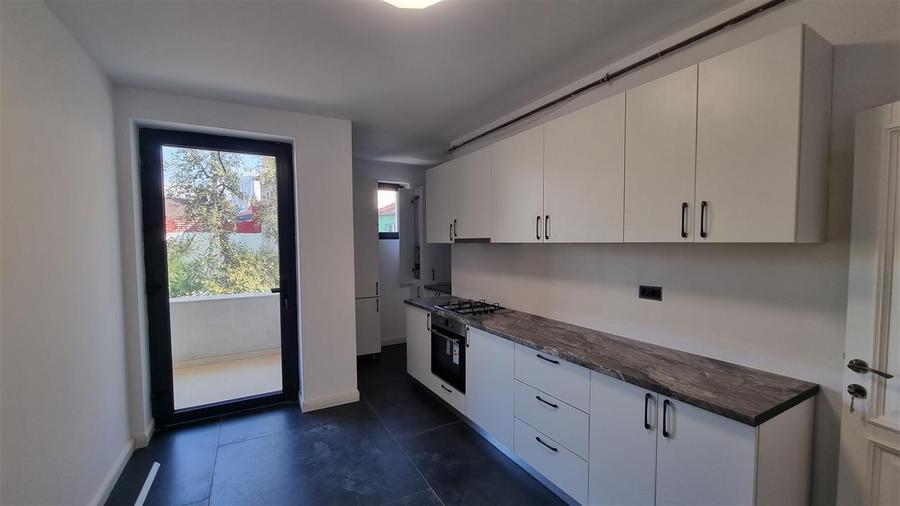 Vila - Bloc modern de 11 camere zona Centrul Civic , Onix
