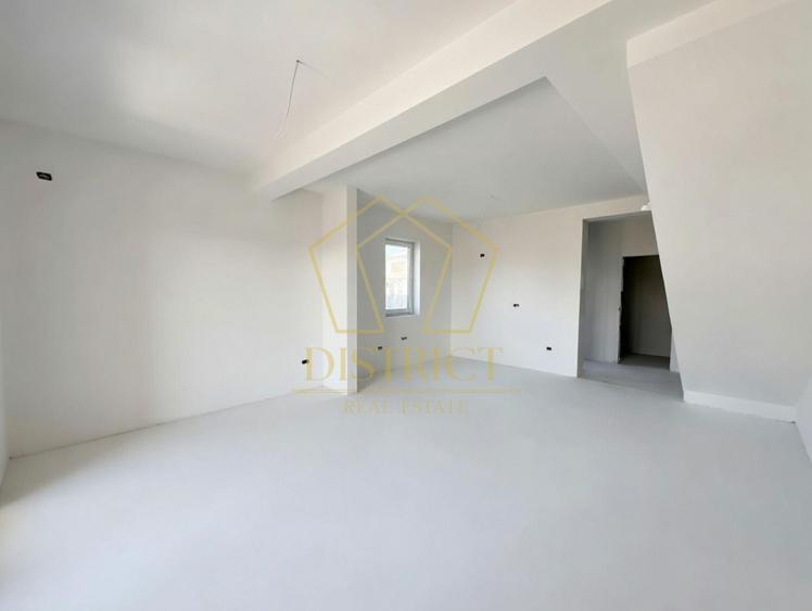 Duplex cu 4 camere, despărțit prin camera tehnica | Mosnita Noua | Barista