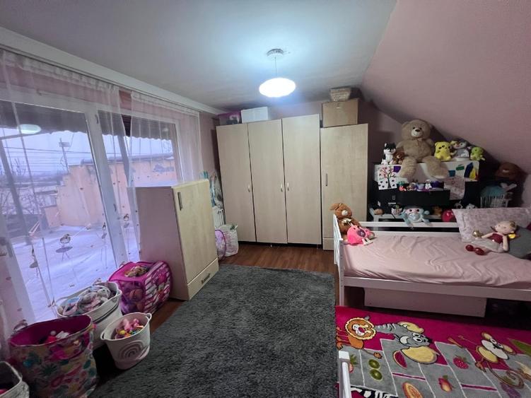 Rezidență de Prestige: 432mp Utili, Tavane Înalte, Independență 18kW și Liniște