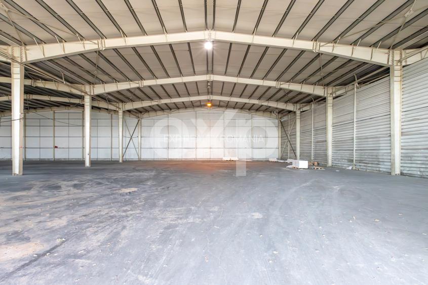 DE ÎNCHIRIAT | Ansamblu industrial 2 hale 4.400 mp | Calea Moinești - 19