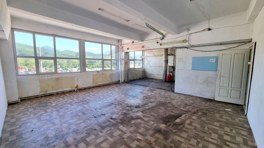 Spatiu comercial 370 mp | Vasile Lucaciu Baia Mare | 3 €/mp
