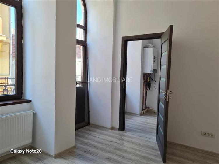 ocazie .VINDEM APARTAMENT IN ZONA ISTORICA CU BALCON STRADA - 4