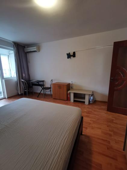 Dristor, garsoniera, 1 minut metrou, 320 euro