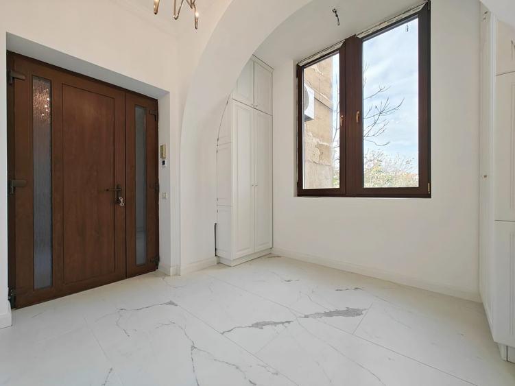Apartament complet renovat - Piata Sinaia - Comision 0%