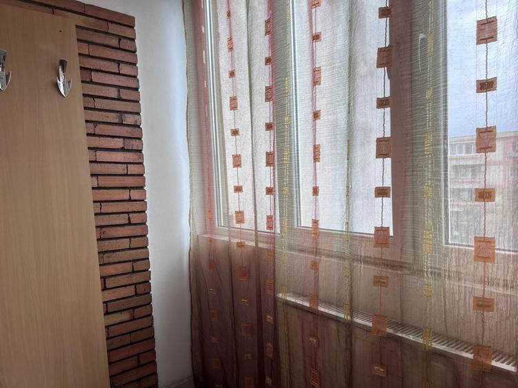 Apartament 2 camere, zona Liceul Auto