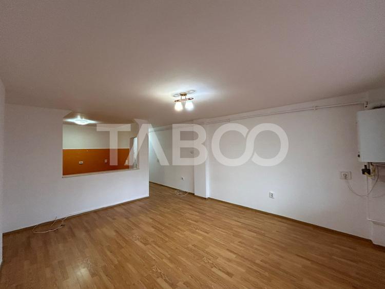 Garsoniera de vanzare 40 mpu etaj intermediar balcon Sibiu