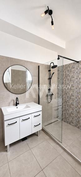 Închiriere apartament cu 3 camere, mobilat și utilat, Central Brasov - 11