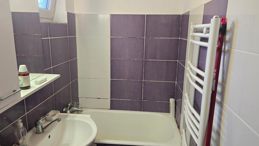 Inchiriez apartament cu 2 camere in Deva, zona Dacia, etaj 1,