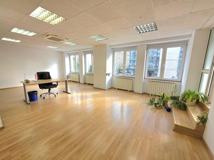 Spațiu comercial / profesional ultracentral – Strada Academiei | 218 mp