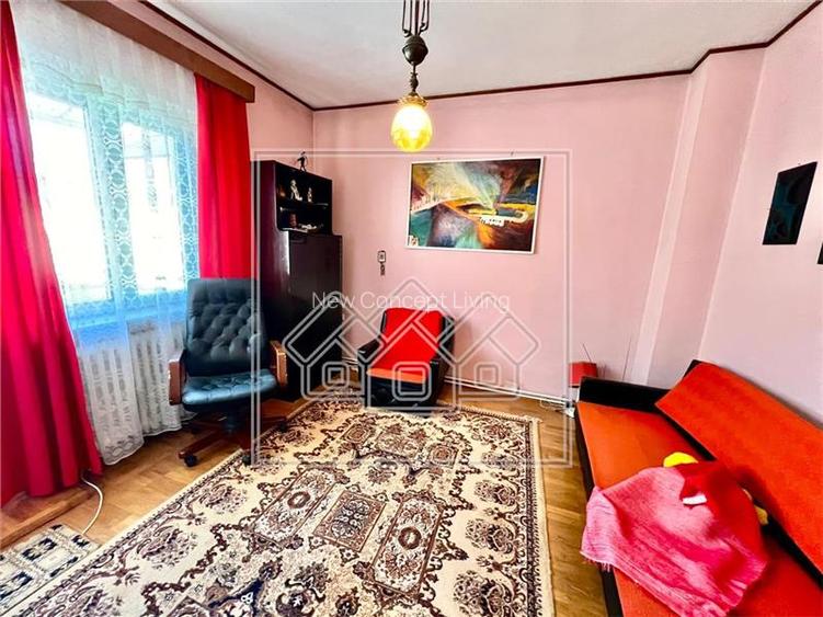 Casa de vanzare in Cisnadie - 6 camere, garaj - teren 250 mp - 16