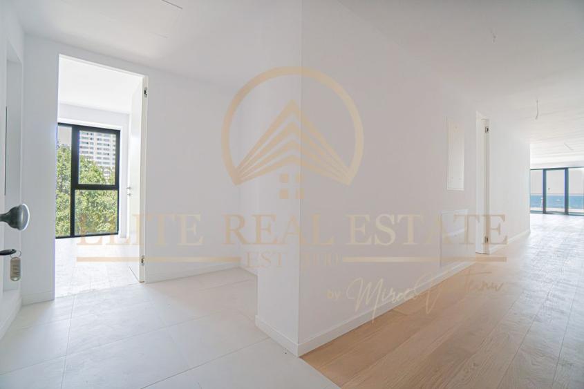 Stațiunea Mamaia – Vânzare apartament cu 4 camere, 3 bai cu vedere la mare.