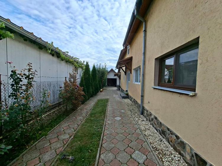 Casa cu etaj 113 mp utili curte libera 350mp garaj cu pod Gusterita