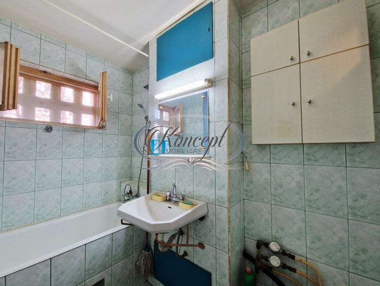 Apartament spatios cu balcon inchis si beci in zona Supeco