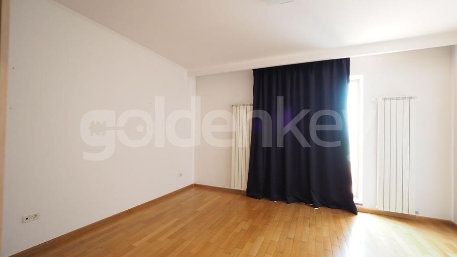 Penthouse generos cu 6 camere, 4 bai | 204mp terasa | 2 garaje