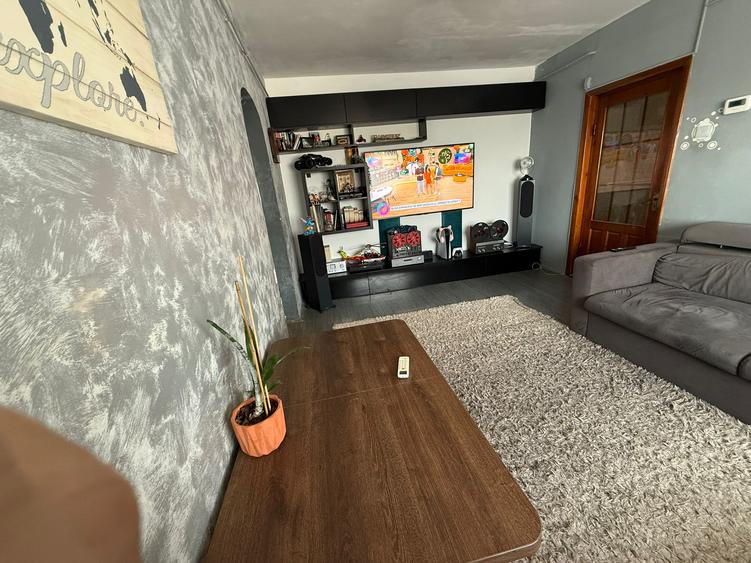 Apartament 3 camere de vanzare Mircea cel Batran