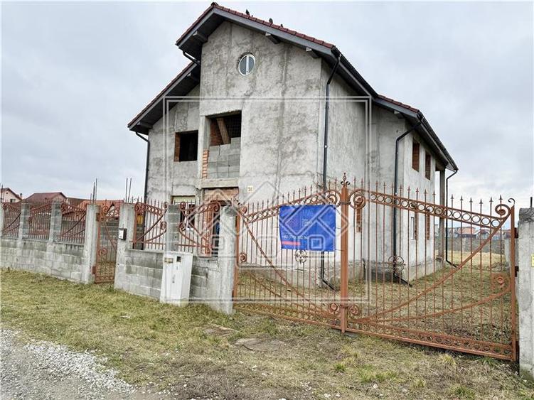 Casa individuala in Avrig - 237 mp utili - teren 900 mp
