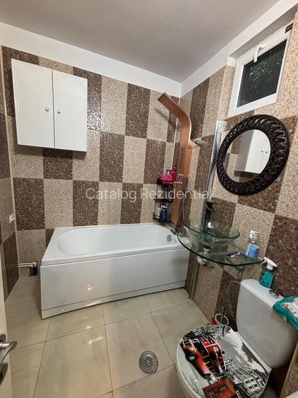 Vila de vanzare cu 2 apartamente individuale in Cartierul 23-metrou Republica - 8