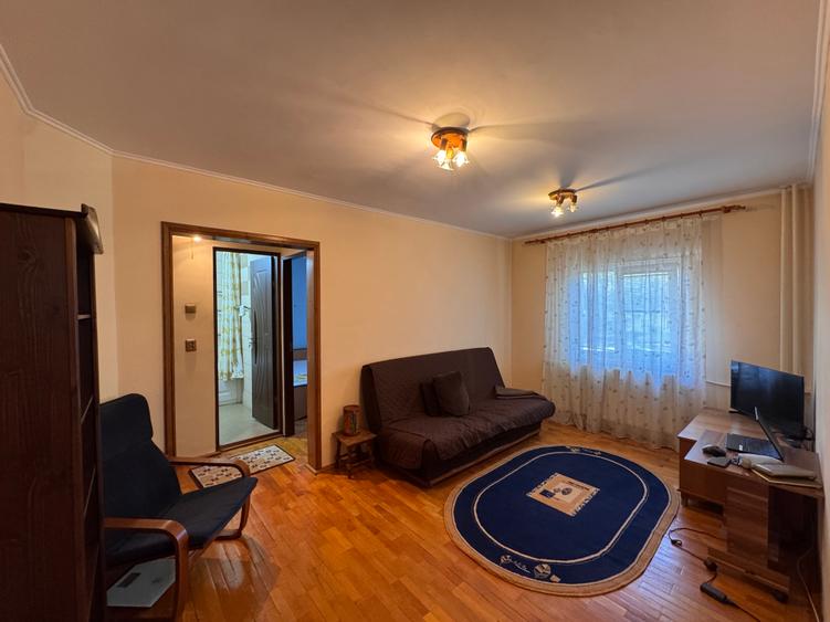 Inchiriere apartament 3 camere Str Radovanu