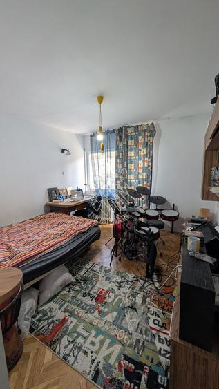 Apartament 3 camere 83 mp-etaj 2-balcon-Zona Centrala