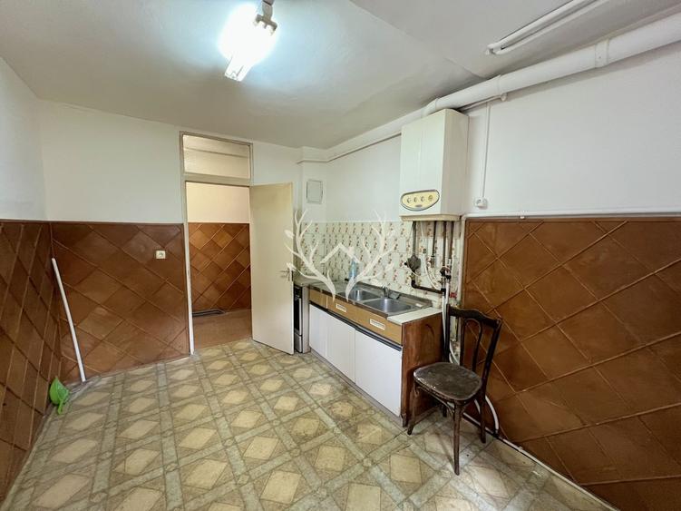 Apartament cu 3 camere, pregatit pentru renovare in Zorilor