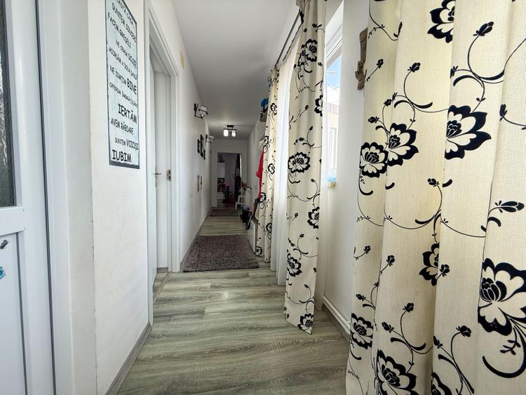 Casa P+M cocheta de vanzare in Ovidiu Sud - Zona Excelenta