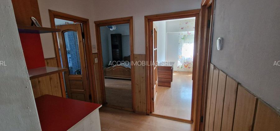 Apartament 4 camere, 2bai , 102 mp zona BCR - 15