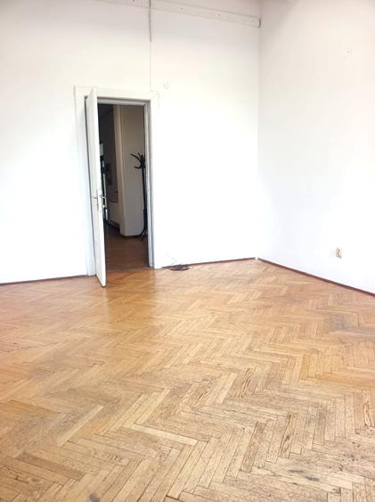 Spațiu 21,60 mp de închiriat - Palatul Universul - Etaj 5