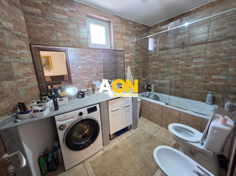 1/2 Duplex, 5 camere, mobilat, utilat, 265 mp teren,  Ampoi 3