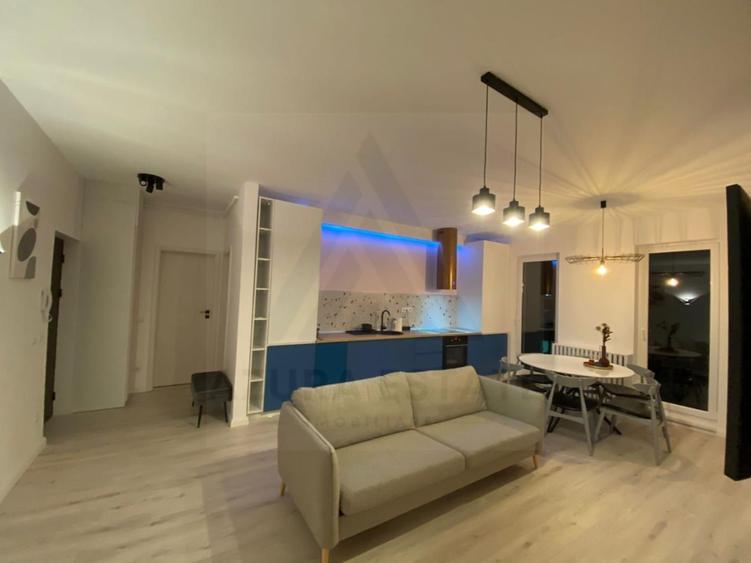 Apartament modern 3 camere balcon 5 mp utili si parcare zona Centrala