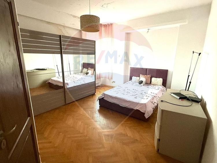 VANZARE Apartament cu 4 camere in zona Dacia