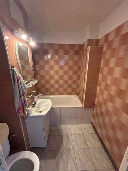 Apartament de vanzare 2 camere decomnadate direct de ;la proprietar PF