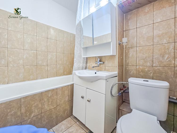 Garsoniera decomandată, str. Bisericii Române, langa Colina Universitatii - 10