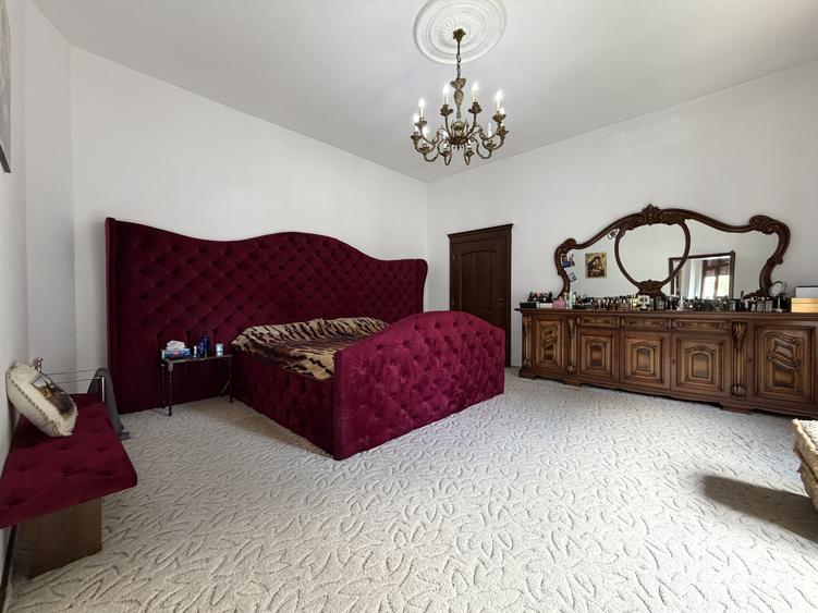Casa individuala 4 camere, 220 mp utili, 400 mp teren, renovat integral -Sagului