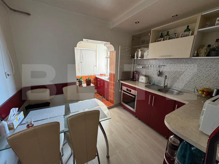 Apartament de 3 camere, decomandat, cartierul 1 Mai