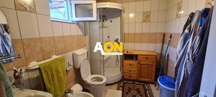 Casa de vanzare 5 camere 320 mp teren Centru zona Prefecturii
