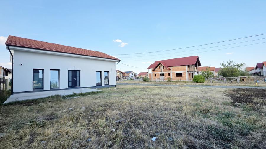 Casa noua la cheie cu 3 camere in Fantanele