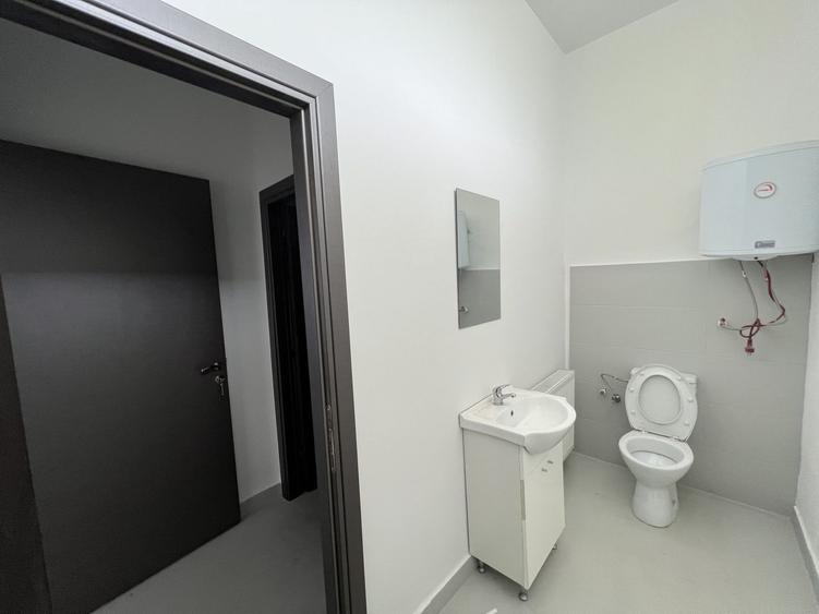 Spatiu comercial mare - Crangasi (aproape de piata, metrou)