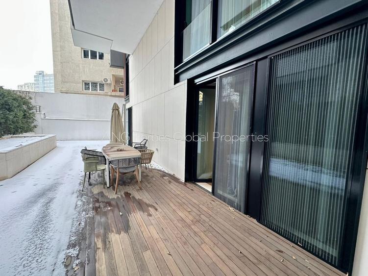 Duplex de lux cu terasă spectaculoasă, în inima zonei Charles de Gaulle