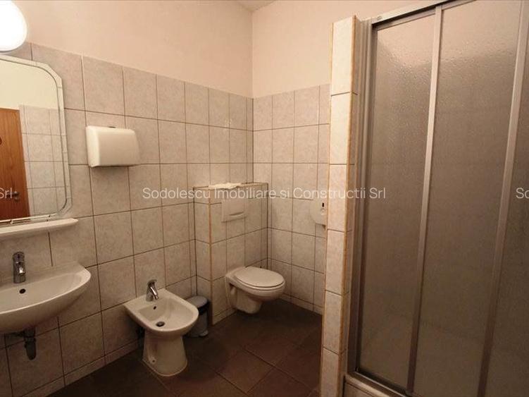 Vila spatioasa pentru birouri in zona centrala - 10