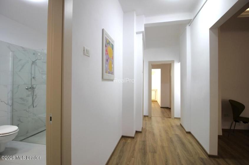 Piata Romana, 4 camere 138 MP total, Etaj 2/9, renovat - utilat, liber - 12