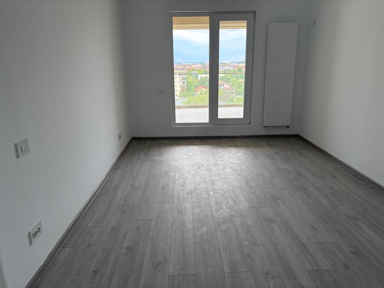 Apartament 2 camere,finalizat,centrala proprie+loc de parcare,vedere catre Lac