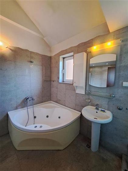Casa Insiruita, 320 mp utili, situata in cartierul Buna Ziua!