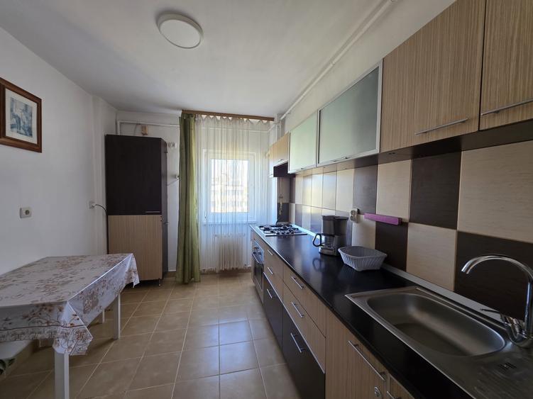 Apartament 3 camere,zona Piata Centrala